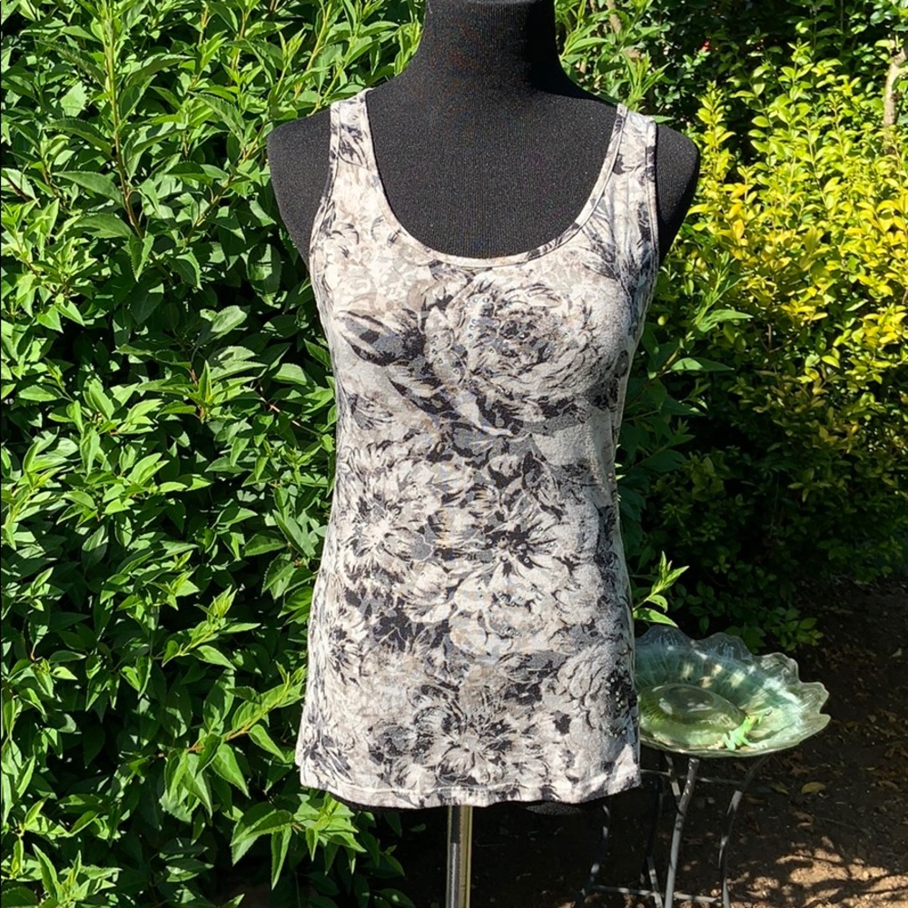 Roses and diamonds tank top